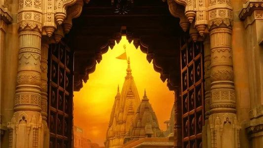 काशी की गलियों में क्या ढूंढते हैं हम?